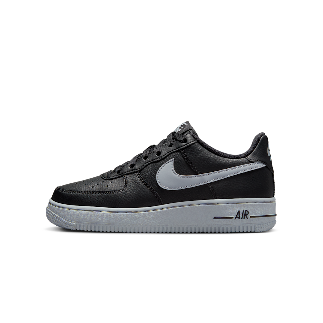 Overkicks - Nike Air Force 1 Low Black Wolf Grey (GS) (HQ3807-001) - vista lateral