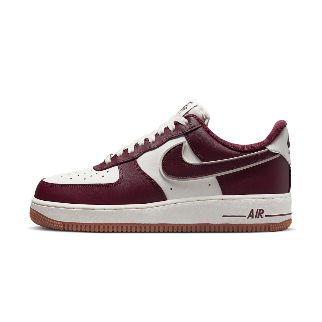 Overkicks - Nike Air Force 1 Low College Pack Night Maroon (DQ7659-102) - vista lateral