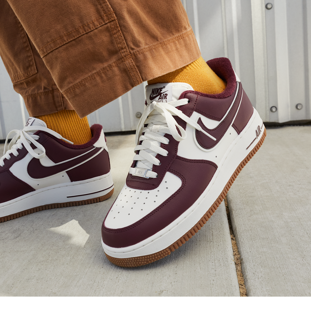 Overkicks - Nike Air Force 1 Low College Pack Night Maroon (DQ7659-102) - detalle suela