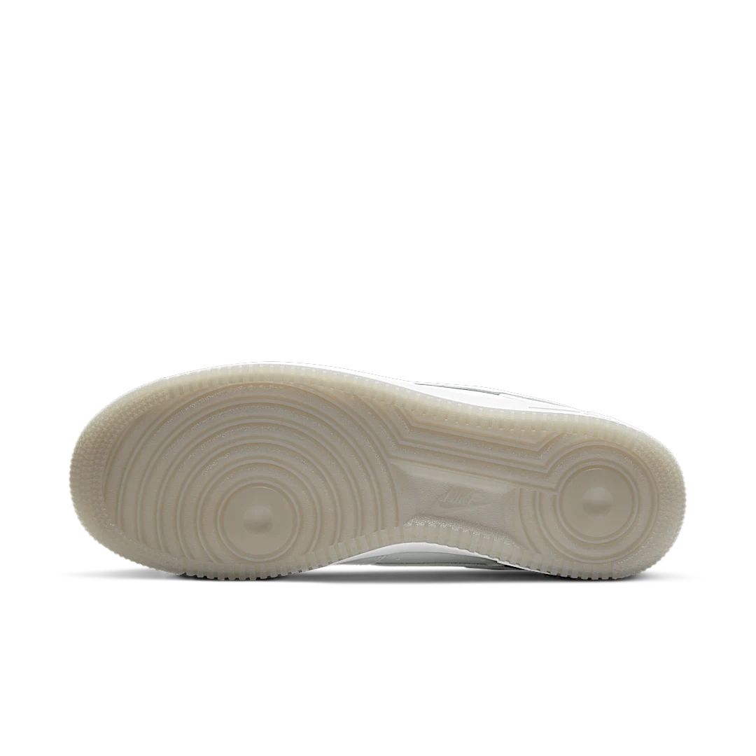 Overkicks - Nike Air Force 1 Low Daruma I Believe (DD9941-100) - detalle suela