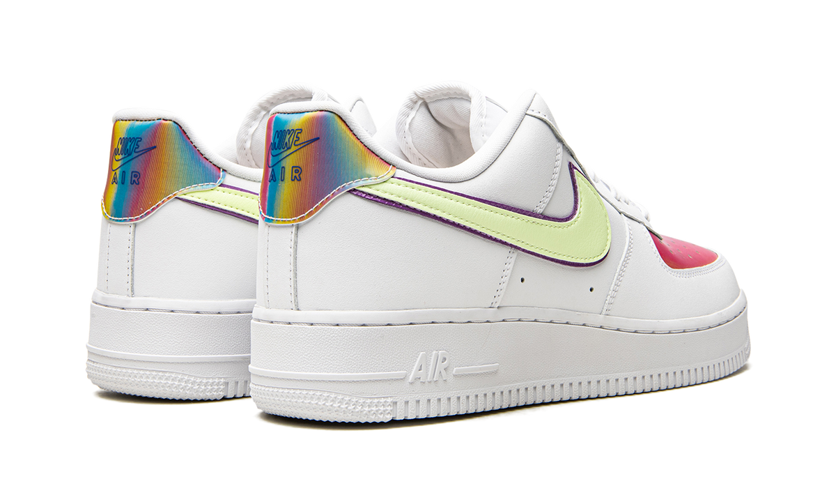 Overkicks - Nike Air Force 1 Low Easter (2020) (CW0367-100) - par completo