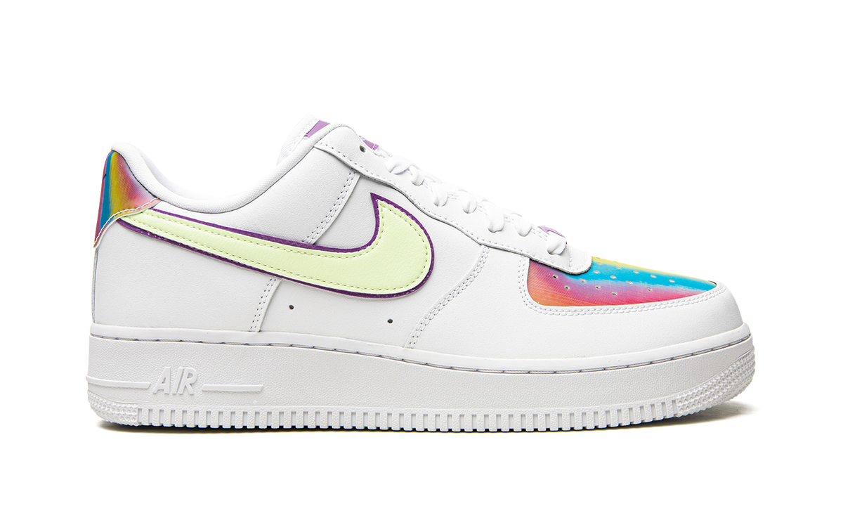 Overkicks - Nike Air Force 1 Low Easter (2020) (CW0367-100) - detalle talón