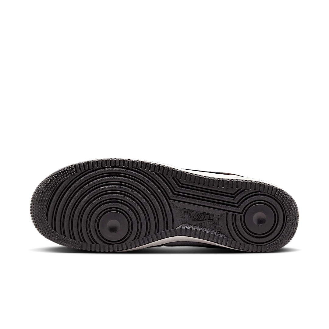 Overkicks - Nike Air Force 1 Low Escape 2025 (HJ4323-100) - detalle suela