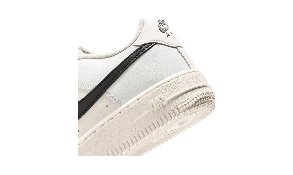 Overkicks - Nike Air Force 1 Low Essential+ Phantom Black (IO7958-001) - detalle