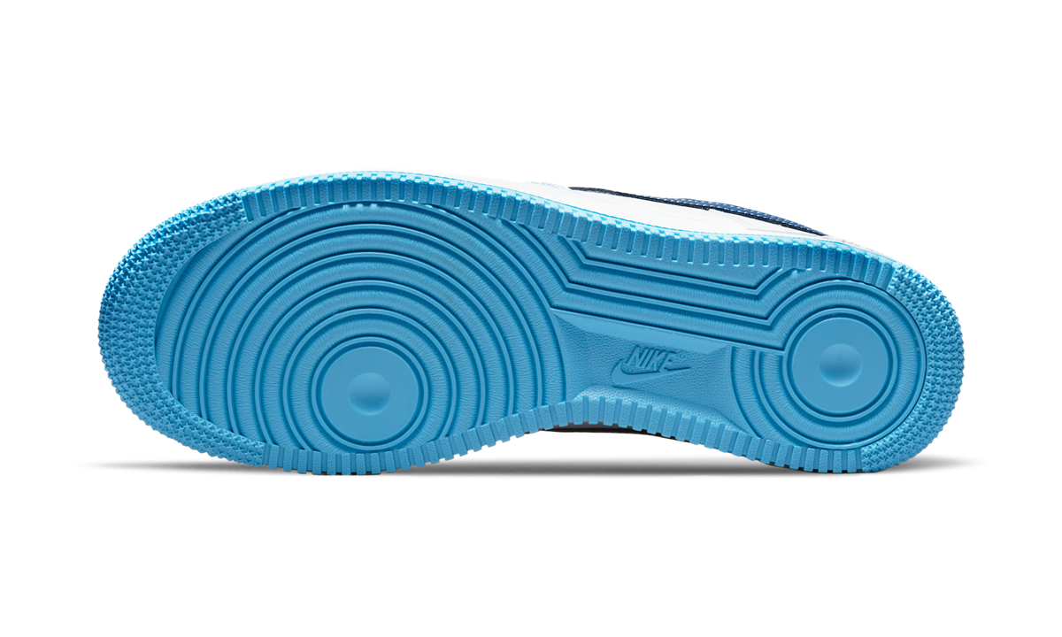 Overkicks - Nike Air Force 1 Low First Use White University Blue (DA8478-100) - par completo