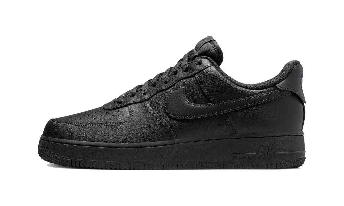 Overkicks - Nike Air Force 1 Low Flyease Triple Black (FD1146-001) - vista lateral