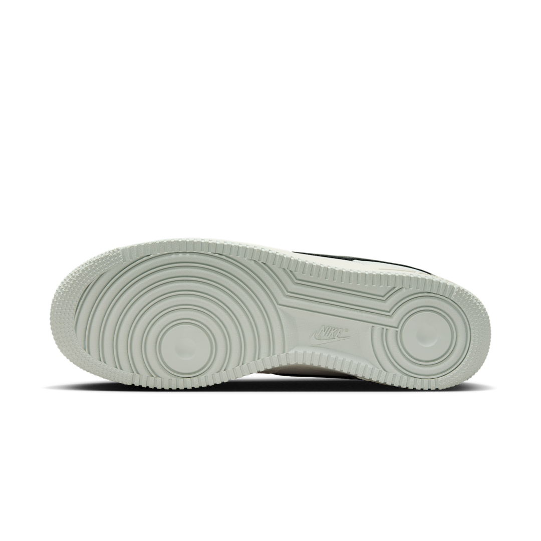 Overkicks - Nike Air Force 1 Low Gore-Tex Phantom Bone Black (CK2630-004) - detalle suela