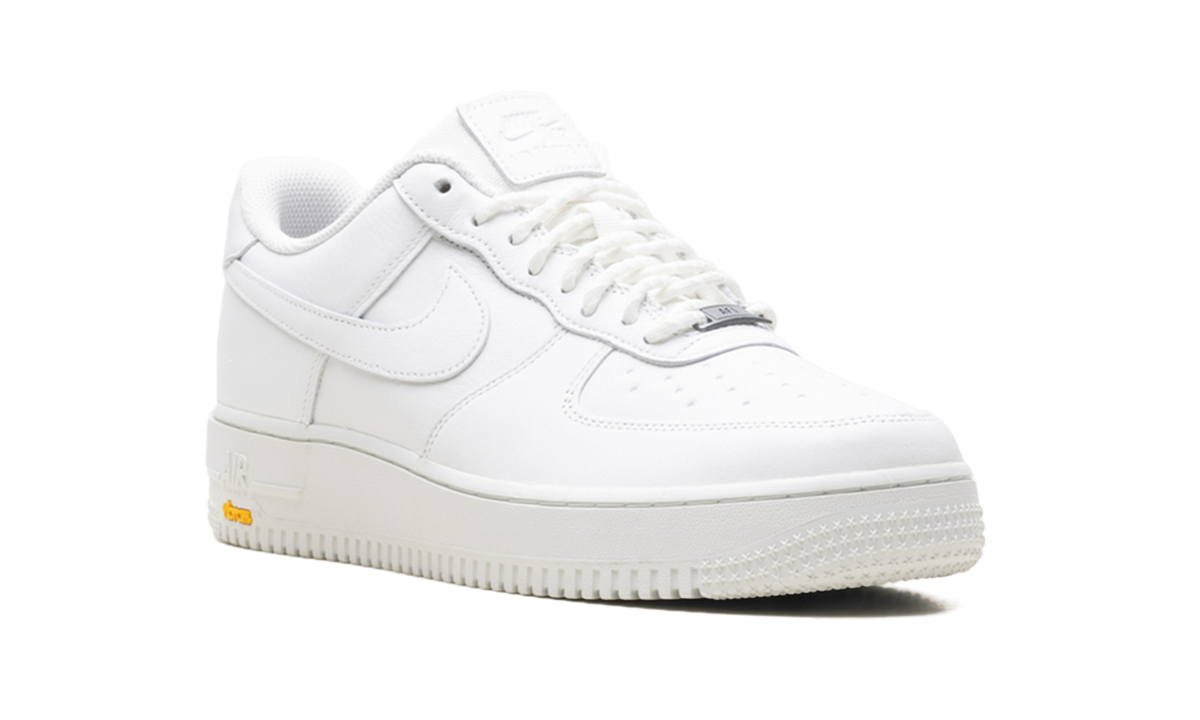 Overkicks - Nike Air Force 1 Low Gore-Tex Vibram Summit White (HV5953-100) - detalle lateral interior