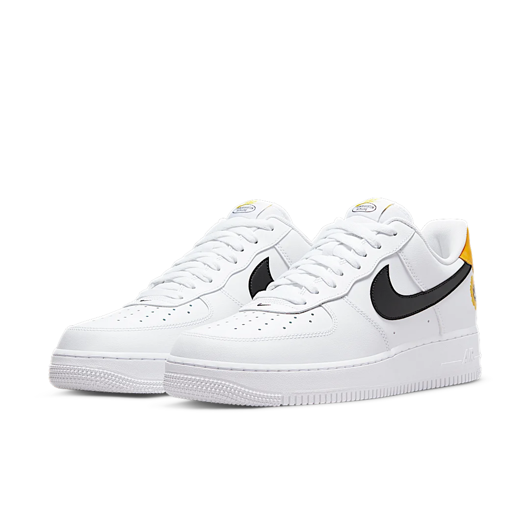 Overkicks - Nike Air Force 1 Low Have a Nike Day White Gold (DM0118-100) - vista trasera