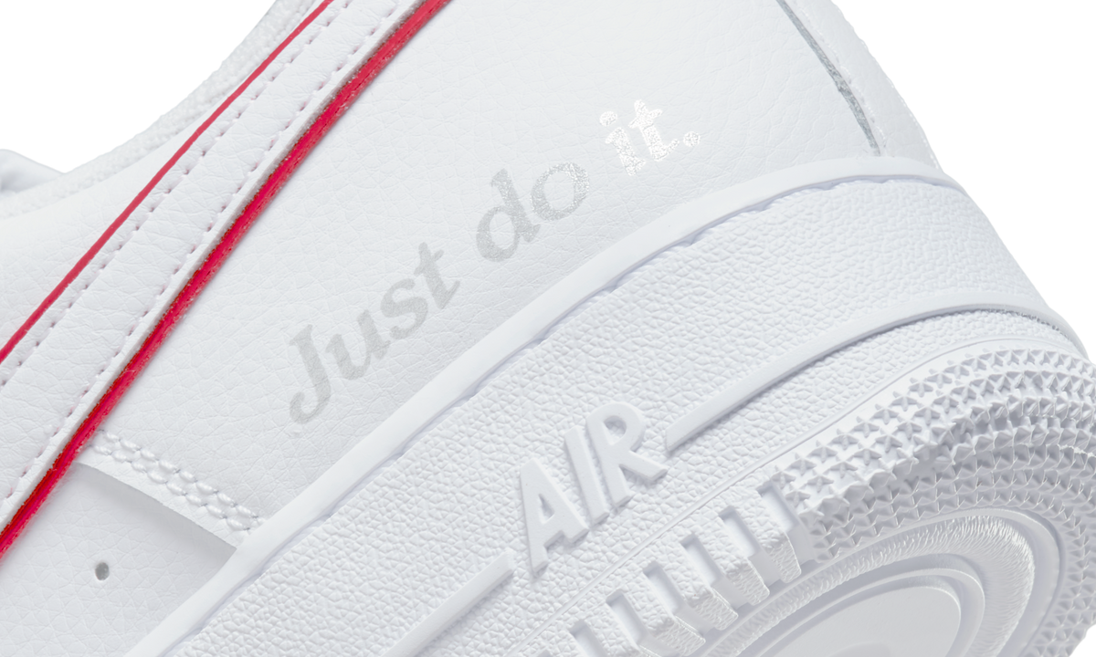 Overkicks - Nike Air Force 1 Low Just Do It White Noble Green Metallic Silver University Red (DQ0791-100) - detalle