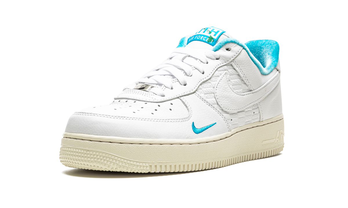 Overkicks - Nike Air Force 1 Low Kith Hawaii (DC9555-100) - detalle suela