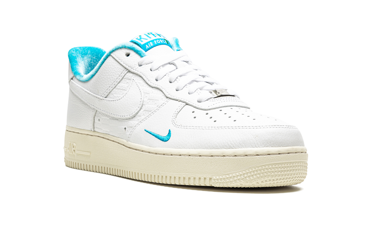 Overkicks - Nike Air Force 1 Low Kith Hawaii (DC9555-100) - detalle lateral interior