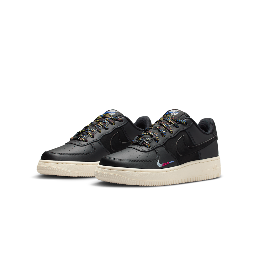 Overkicks - Nike Air Force 1 Low LV8 1 Black Saturn Gold Comet Blue (GS) (HQ1907-001) - imagen 2
