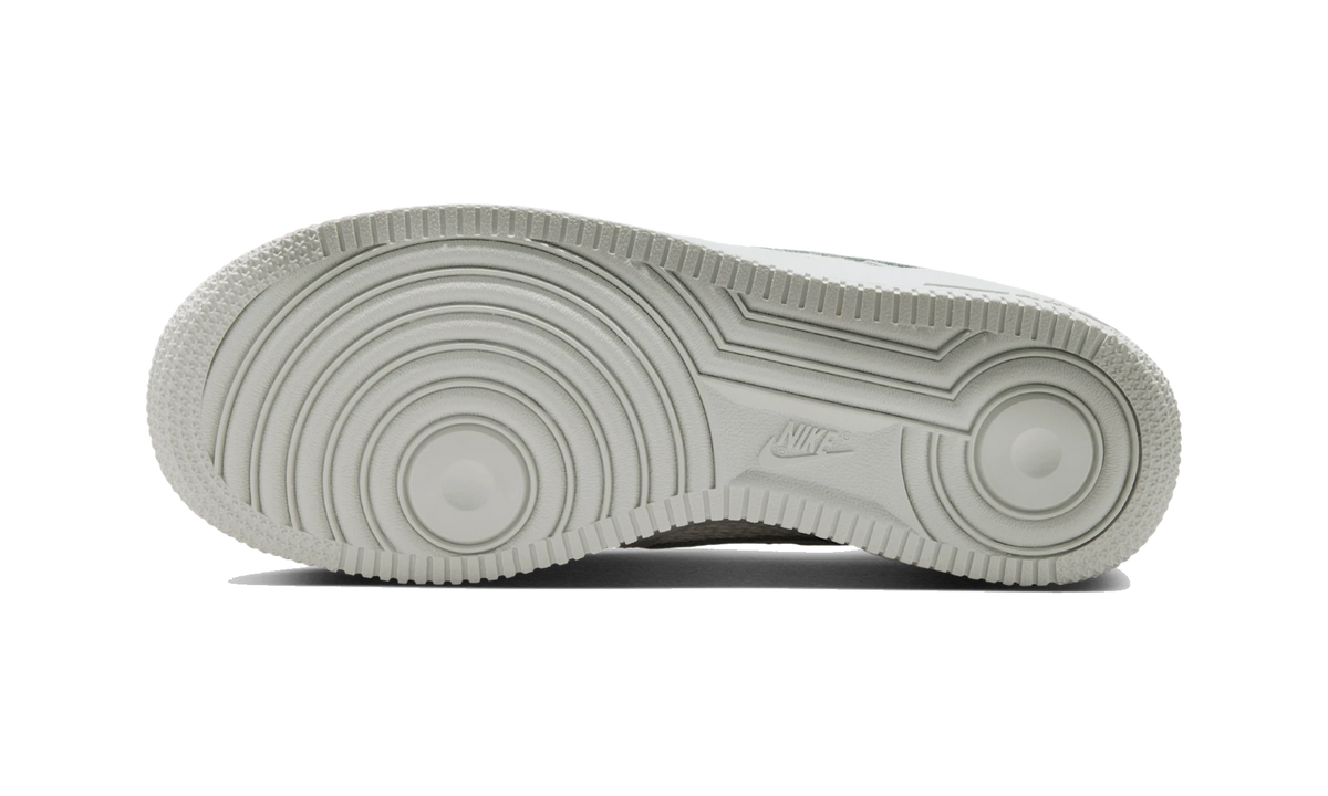 Overkicks - Nike Air Force 1 Low LV8 2 Off White Summit White (IO9736-100) - par completo