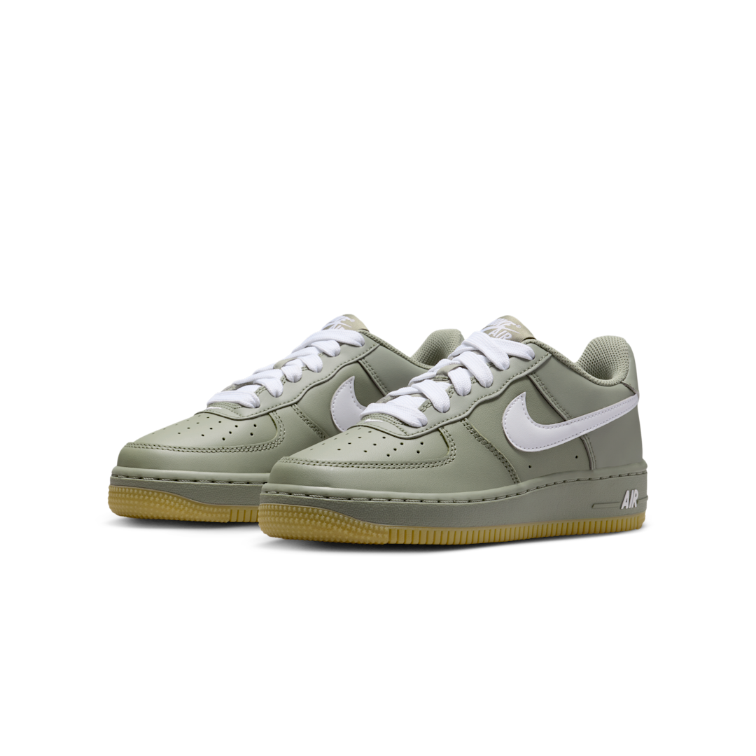 Overkicks - Nike Air Force 1 Low LV8 Light Army Gum White (HQ1911-300) - vista trasera