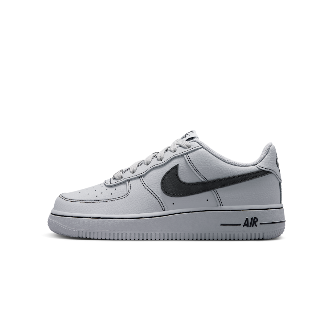 Overkicks - Nike Air Force 1 Low LV8 Wolf Grey Black (GS) (HV4762-002) - vista lateral