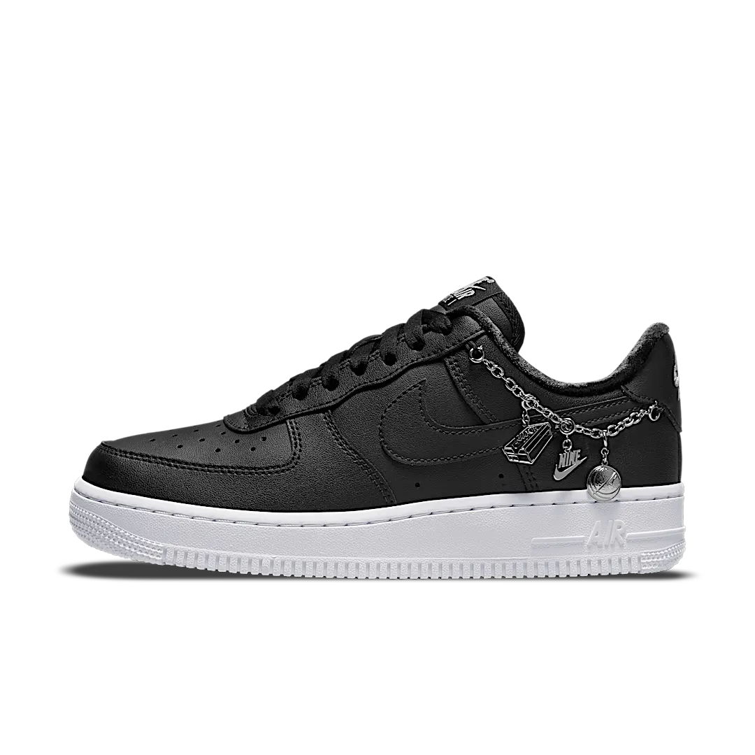 Overkicks - Nike Air Force 1 Low LX Black Pendant (DD1525-001) - vista lateral