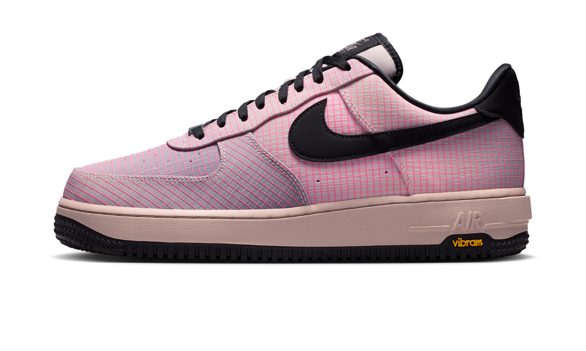 Overkicks - Nike Air Force 1 Low LX Vibram Silt Red Black (IH1943-600) - vista lateral