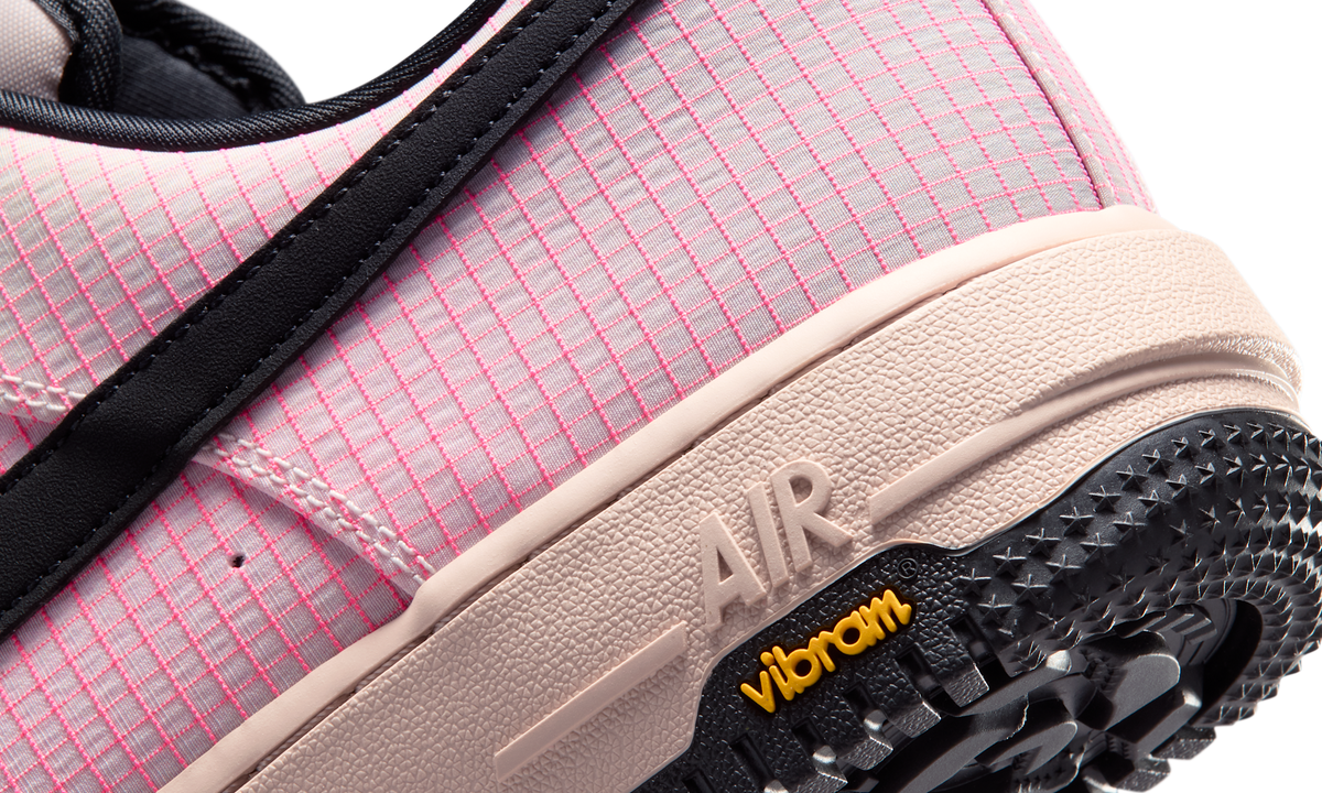 Overkicks - Nike Air Force 1 Low LX Vibram Silt Red Black (IH1943-600) - detalle