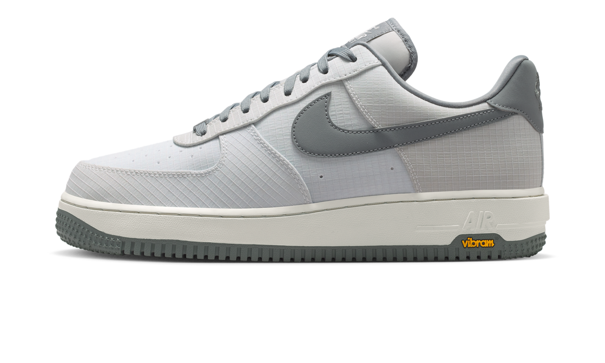 Overkicks - Nike Air Force 1 Low LX Vibram Summit White Smoke Grey (IH1943-100) - vista lateral