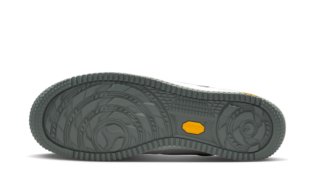 Overkicks - Nike Air Force 1 Low LX Vibram Summit White Smoke Grey (IH1943-100) - par completo