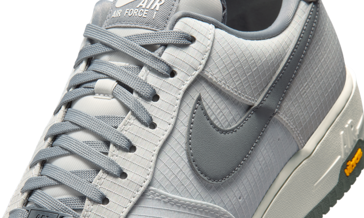 Overkicks - Nike Air Force 1 Low LX Vibram Summit White Smoke Grey (IH1943-100) - detalle lateral interior