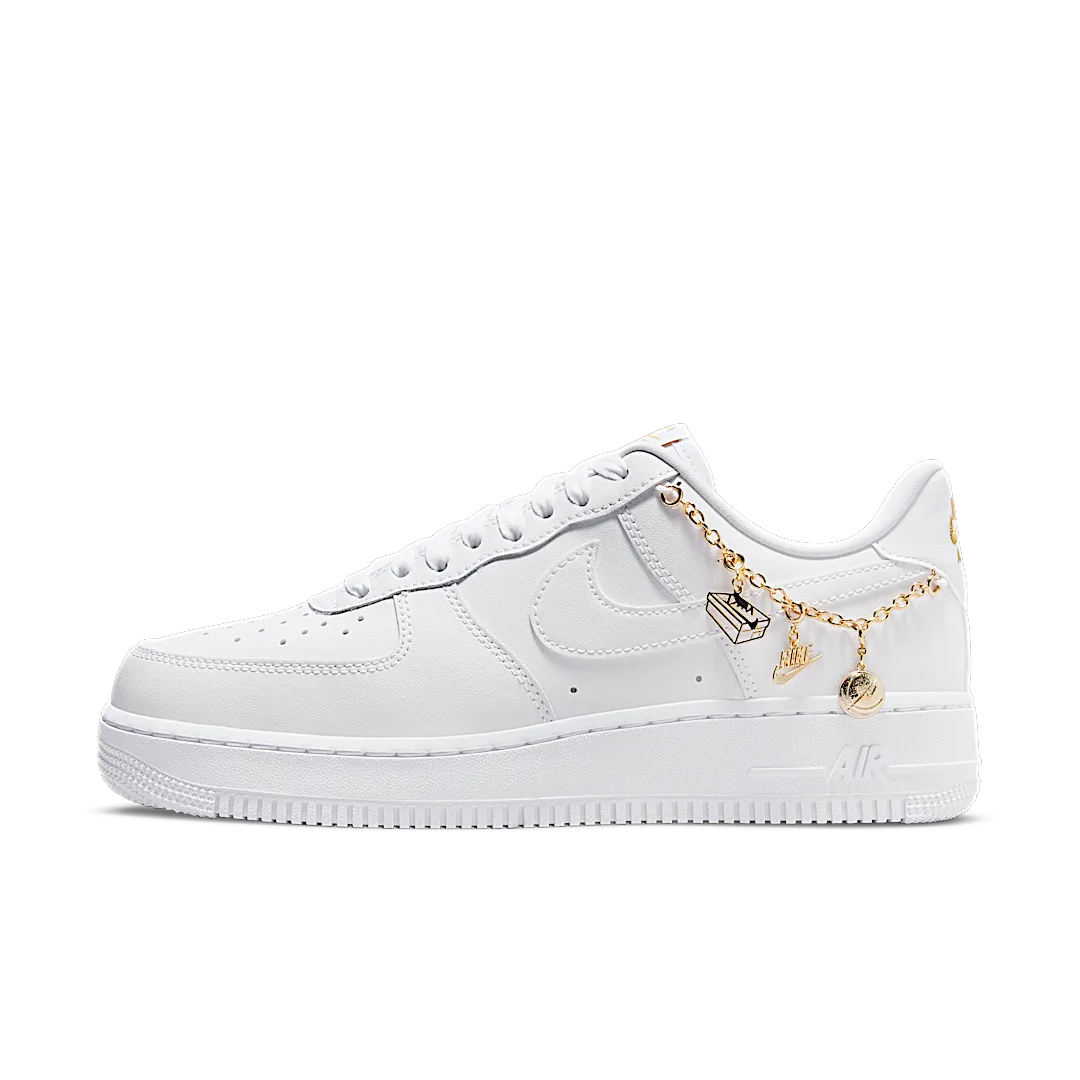 Overkicks - Nike Air Force 1 Low LX White Pendant (DD1525-100) - vista lateral