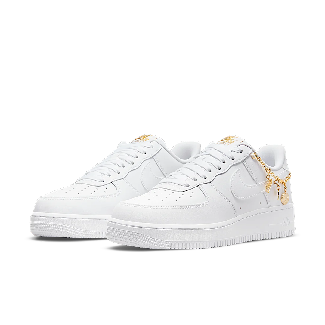 Overkicks - Nike Air Force 1 Low LX White Pendant (DD1525-100) - vista trasera