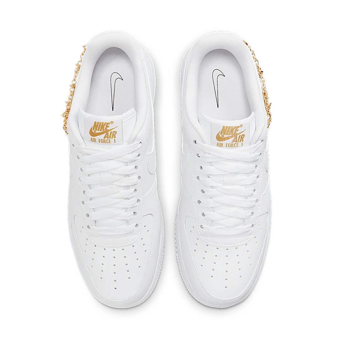 Overkicks - Nike Air Force 1 Low LX White Pendant (DD1525-100) - par completo