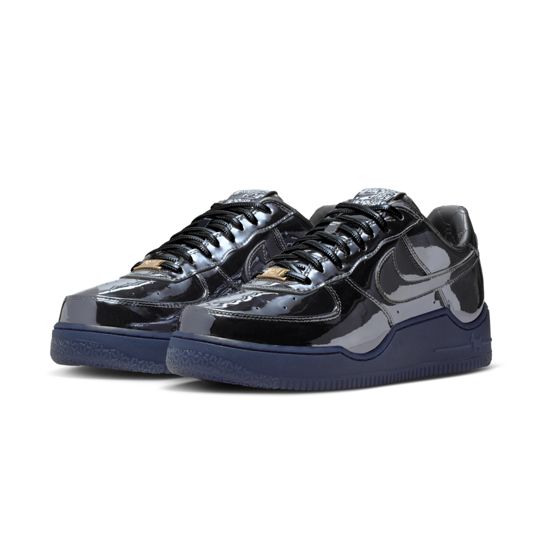 Overkicks - Nike Air Force 1 Low LeBron James Black Patent (IO6129-001) - vista trasera
