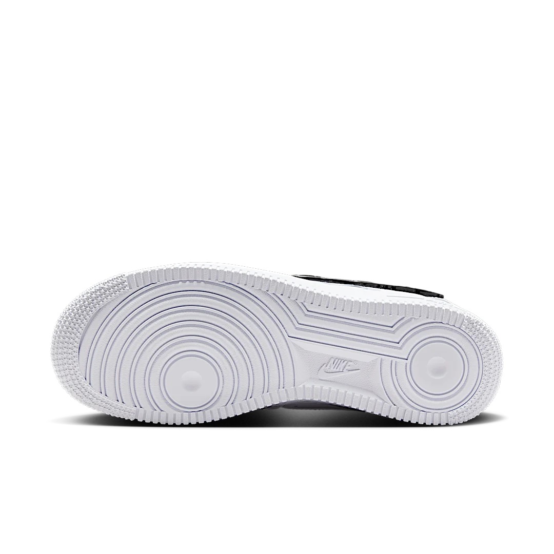 Overkicks - Nike Air Force 1 Low Liquid Metal Swoosh (IF1686-101) - detalle suela