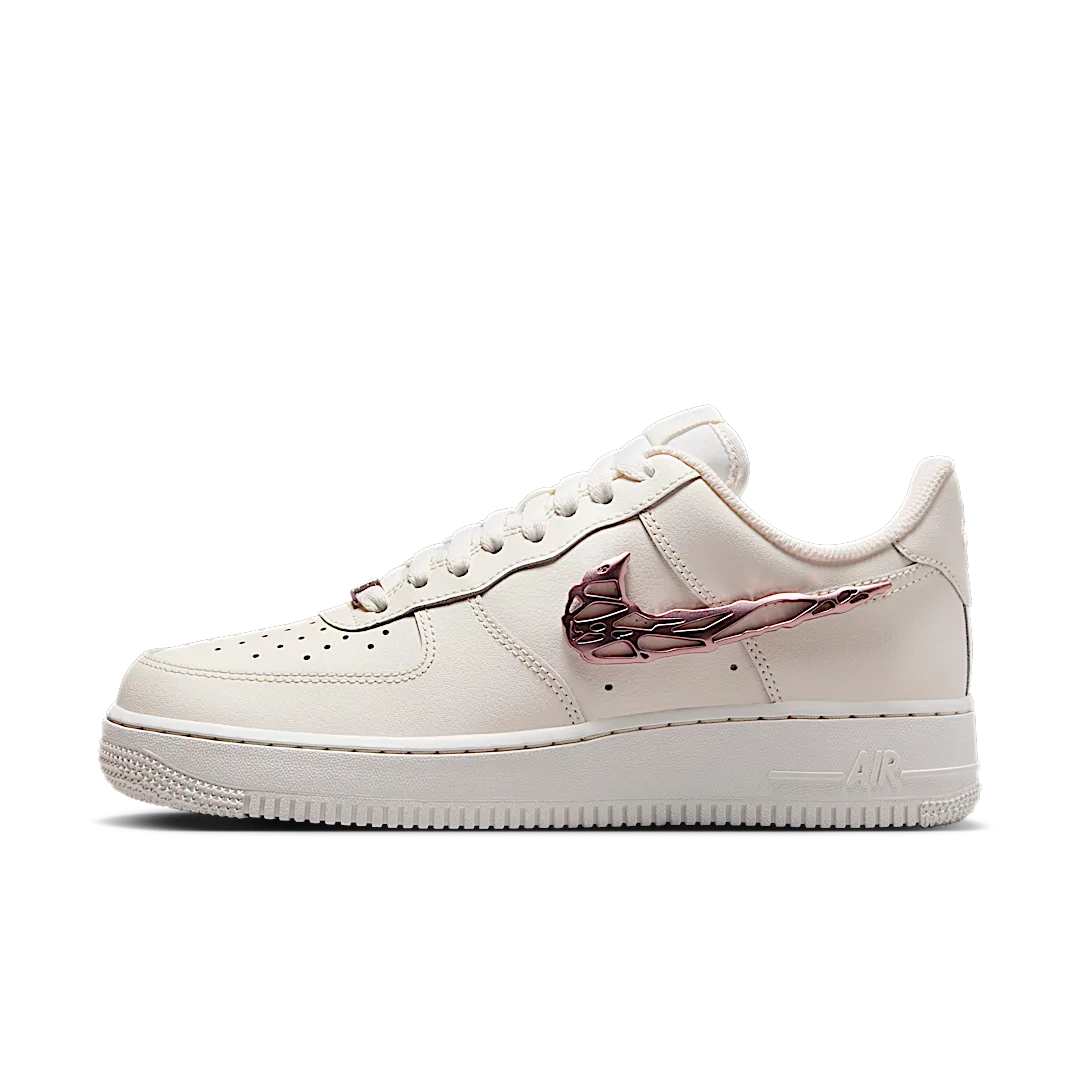 Overkicks - Nike Air Force 1 Low Liquid Metal Swoosh Metallic Rose Gold (IF1686-161) - vista lateral