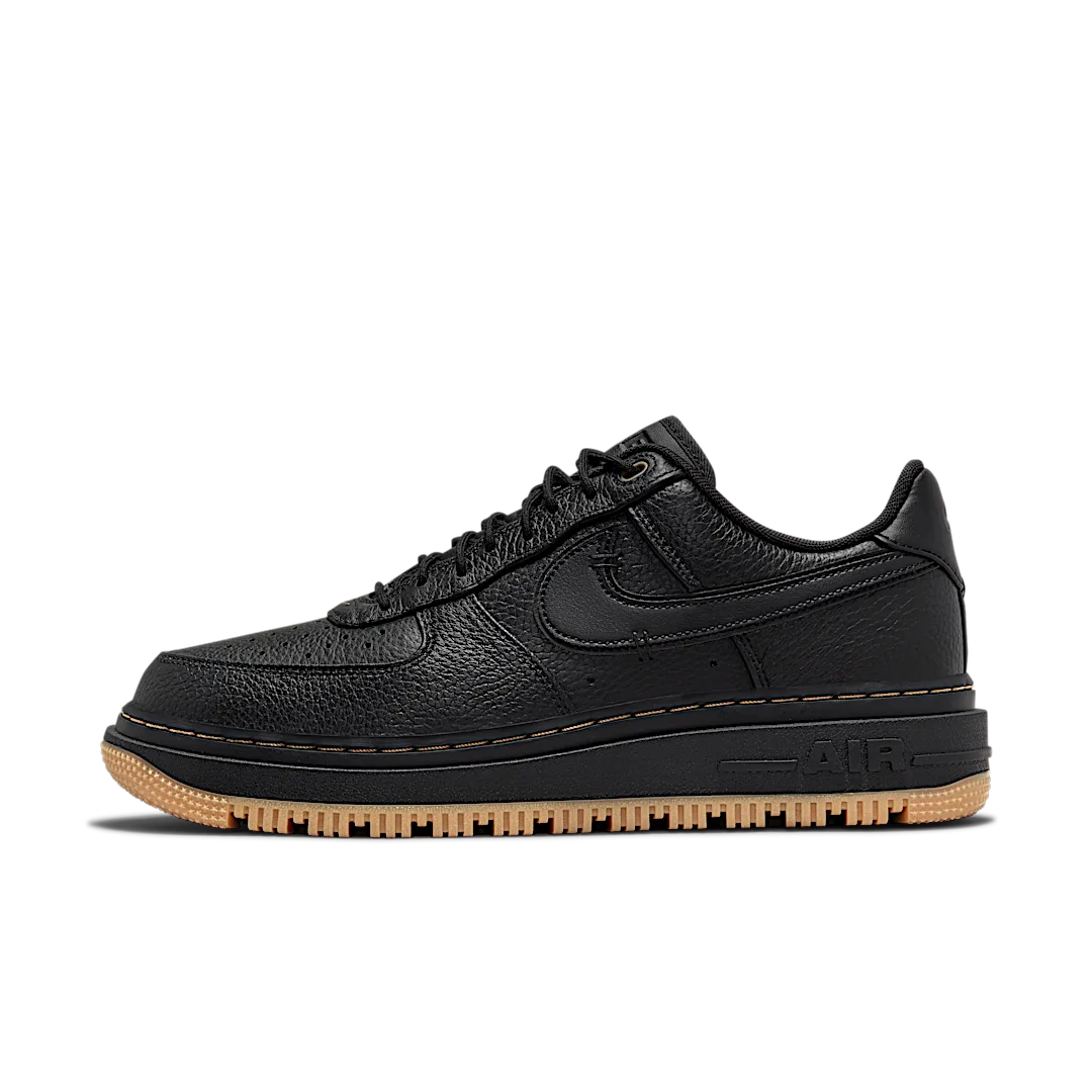 Overkicks - Nike Air Force 1 Low Luxe Black Gum (DB4109-001) - vista lateral
