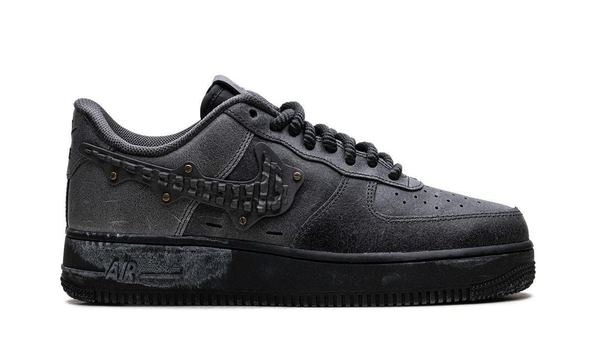 Overkicks - Nike Air Force 1 Low Metalwork Medium Ash Anthracite (IH4965-254) - detalle talón