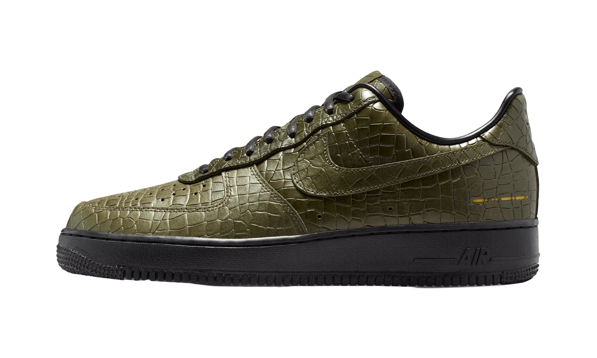 Overkicks - Nike Air Force 1 Low Morse Code Cargo Khaki Croc (IQ3370-325) - vista lateral