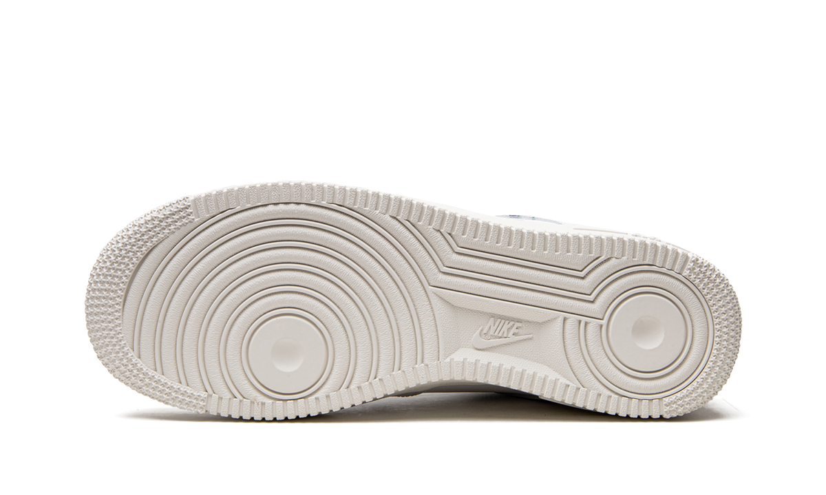 Overkicks - Nike Air Force 1 Low Multi-Swoosh (DM9096-101) - vista superior