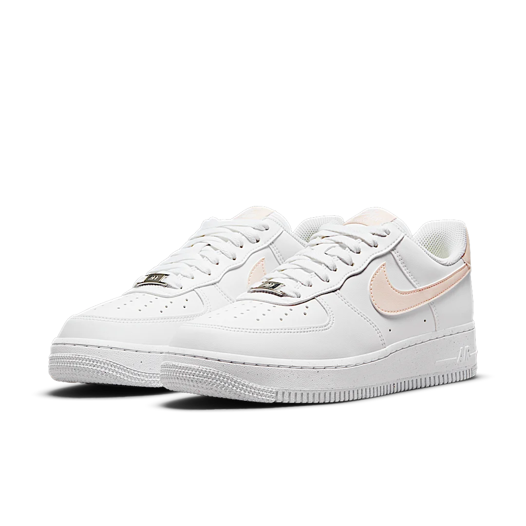 Overkicks - Nike Air Force 1 Low Next Nature White Pale Coral (DC9486-100) - vista trasera