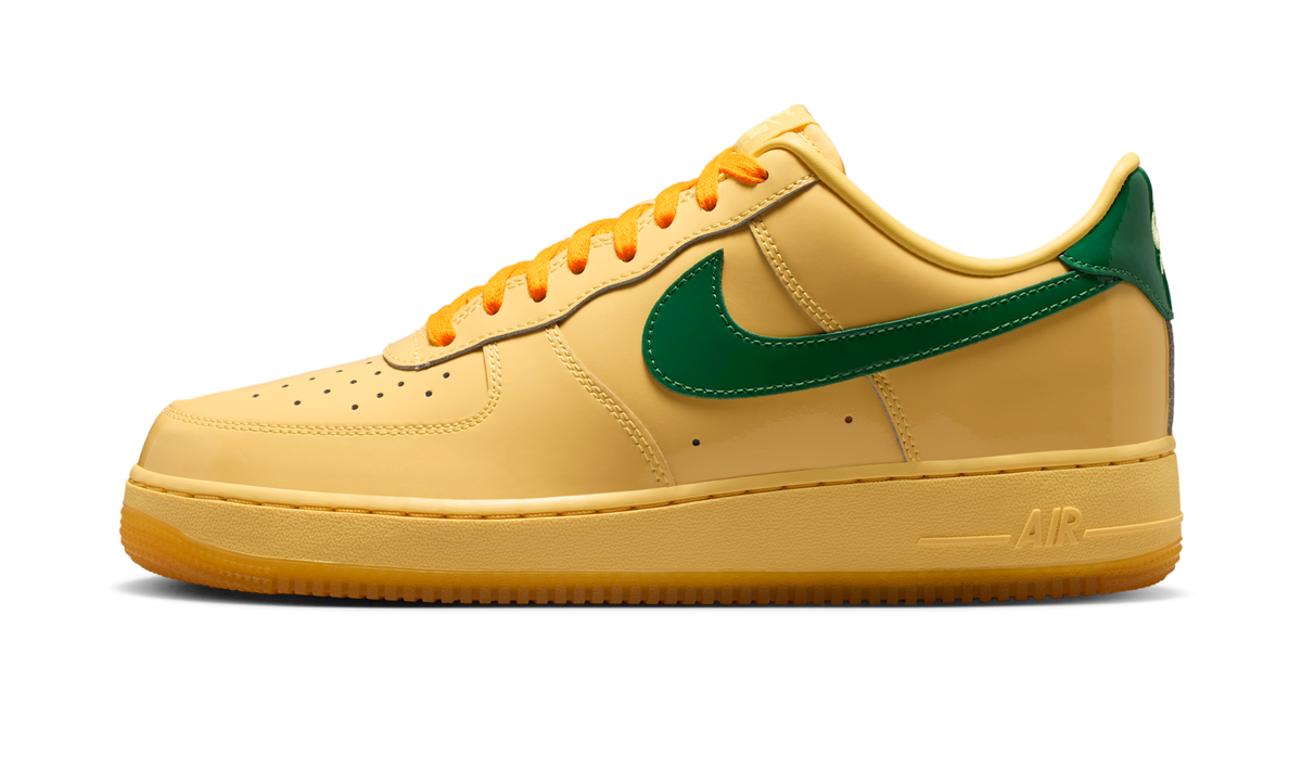 Overkicks - Nike Air Force 1 Low Patent Leather Topaz Gold Pine Green (IO4489-700) - vista lateral