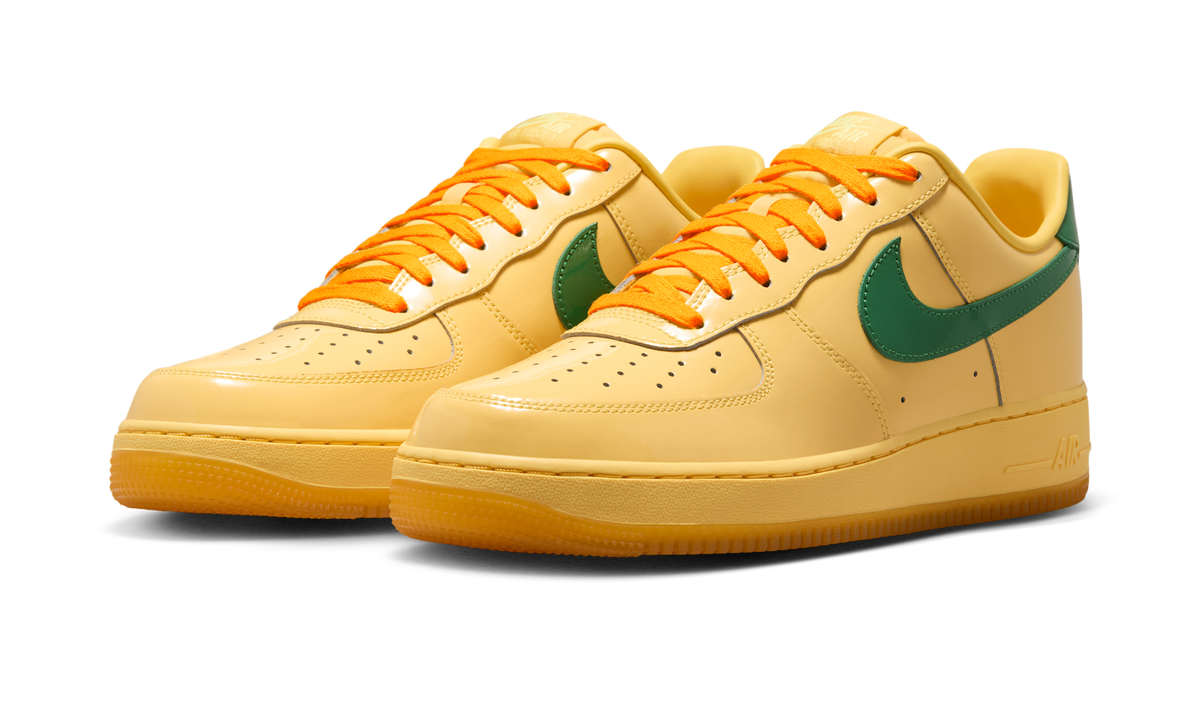 Overkicks - Nike Air Force 1 Low Patent Leather Topaz Gold Pine Green (IO4489-700) - vista trasera