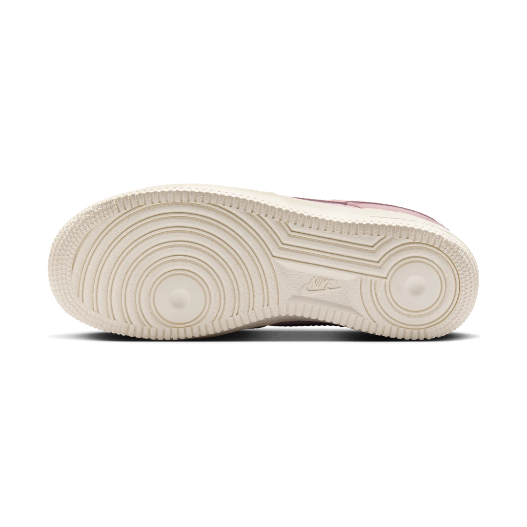 Overkicks - Nike Air Force 1 Low Pink Oxford Tassels (IB4654-661) - detalle suela