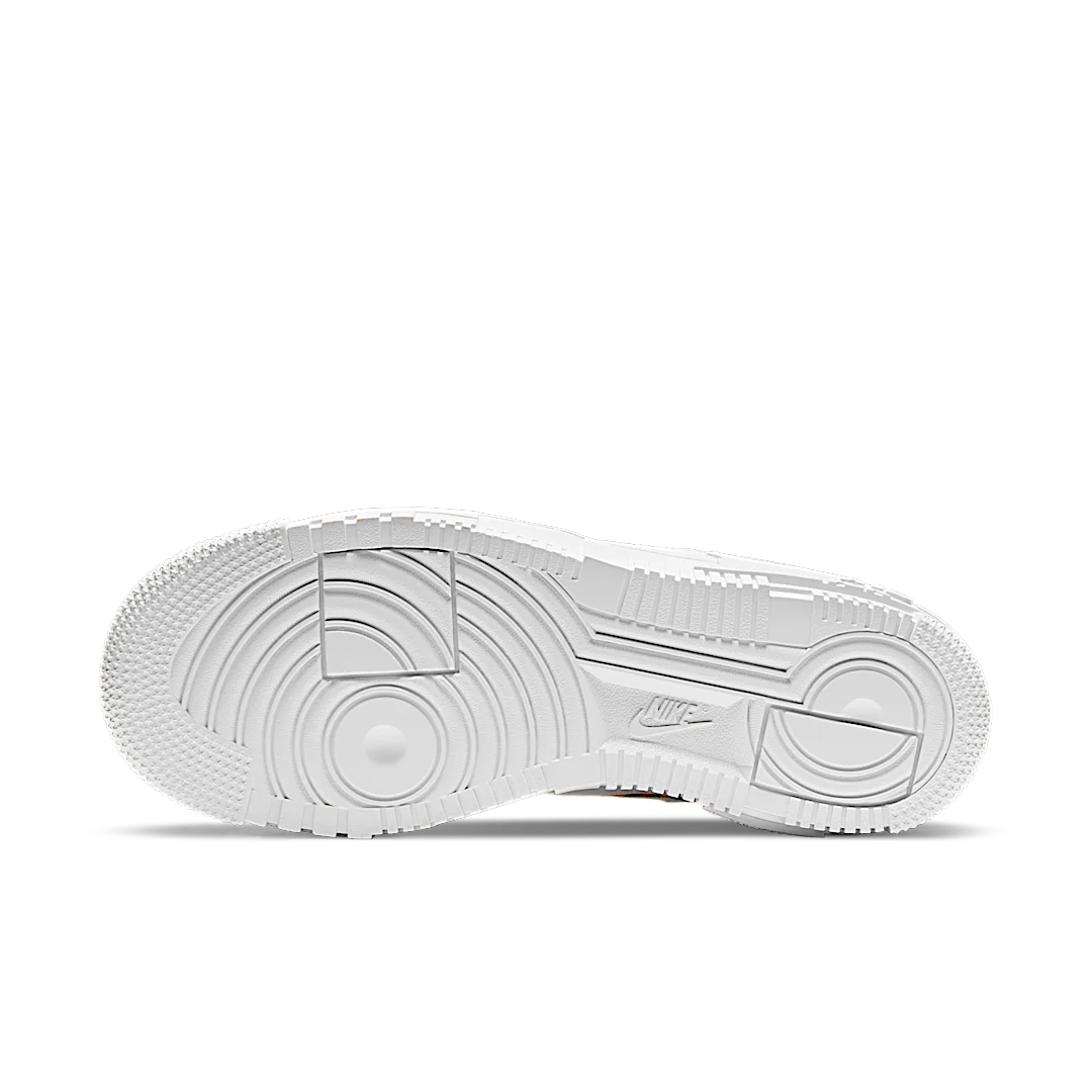 Overkicks - Nike Air Force 1 Low Pixel SE White Leopard (CV8481-100) - detalle suela