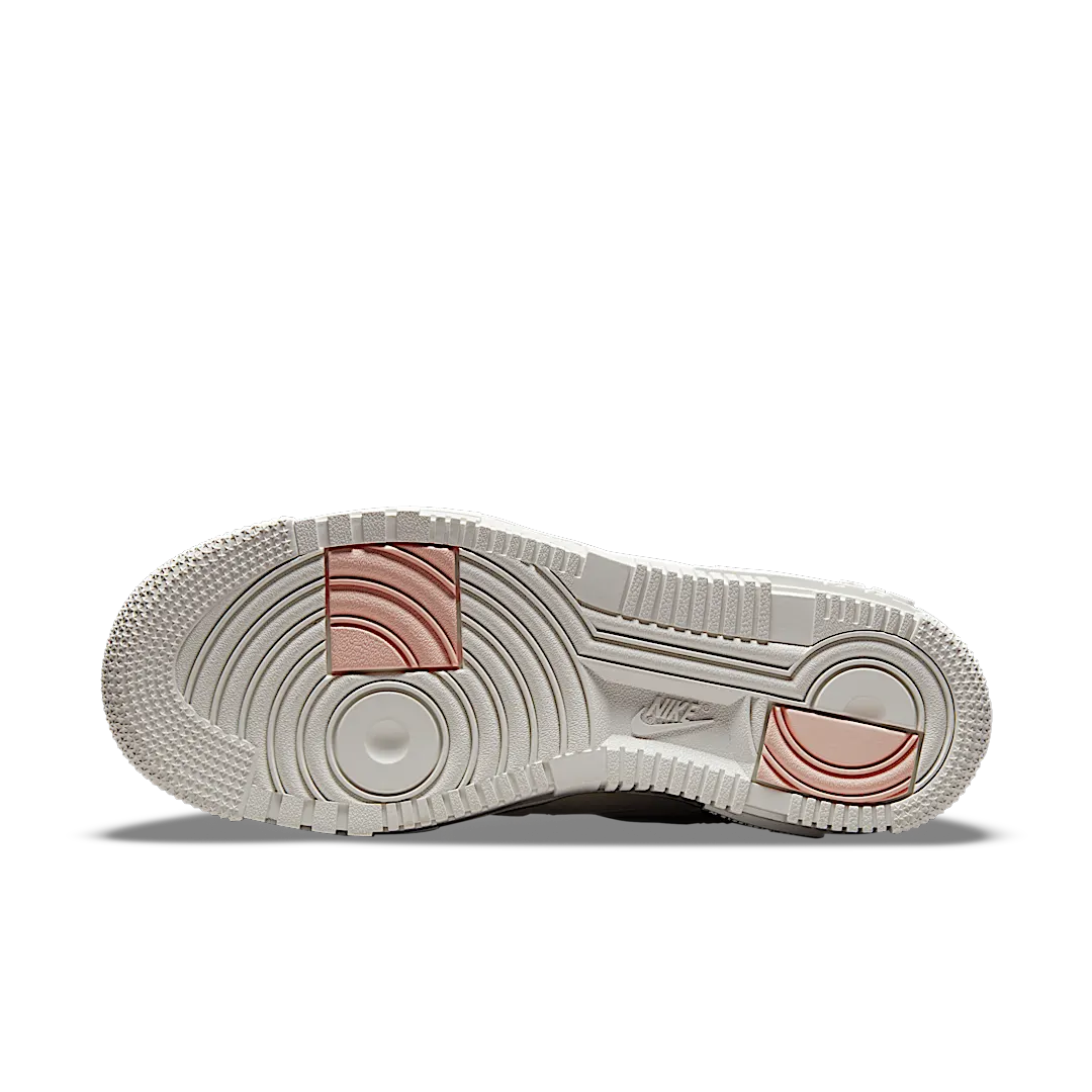 Overkicks - Nike Air Force 1 Low Pixel Stone Bone Summit White (CK6649-104) - detalle suela