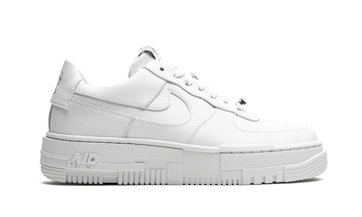 Overkicks - Nike Air Force 1 Low Pixel White (CK6649-100) - detalle talón