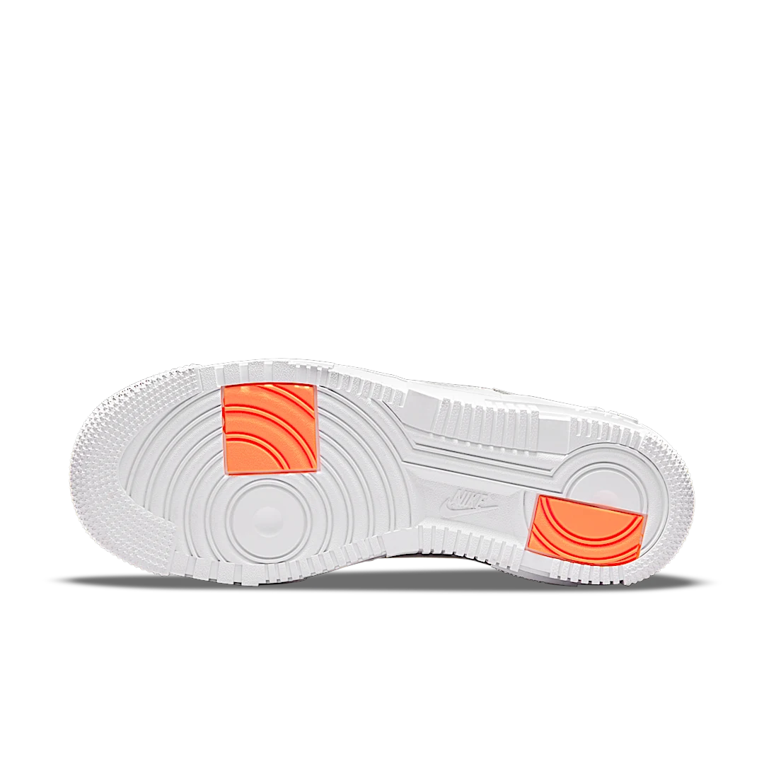 Overkicks - Nike Air Force 1 Low Pixel White Crimson Tint (DM3036-100) - detalle suela