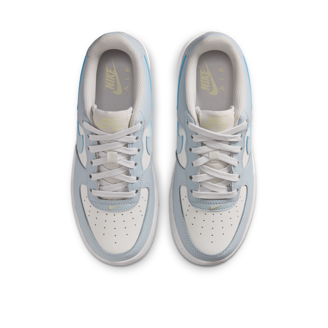 Overkicks - Nike Air Force 1 Low Platinum Tint Alabaster Aura (CT3839-014) - par completo