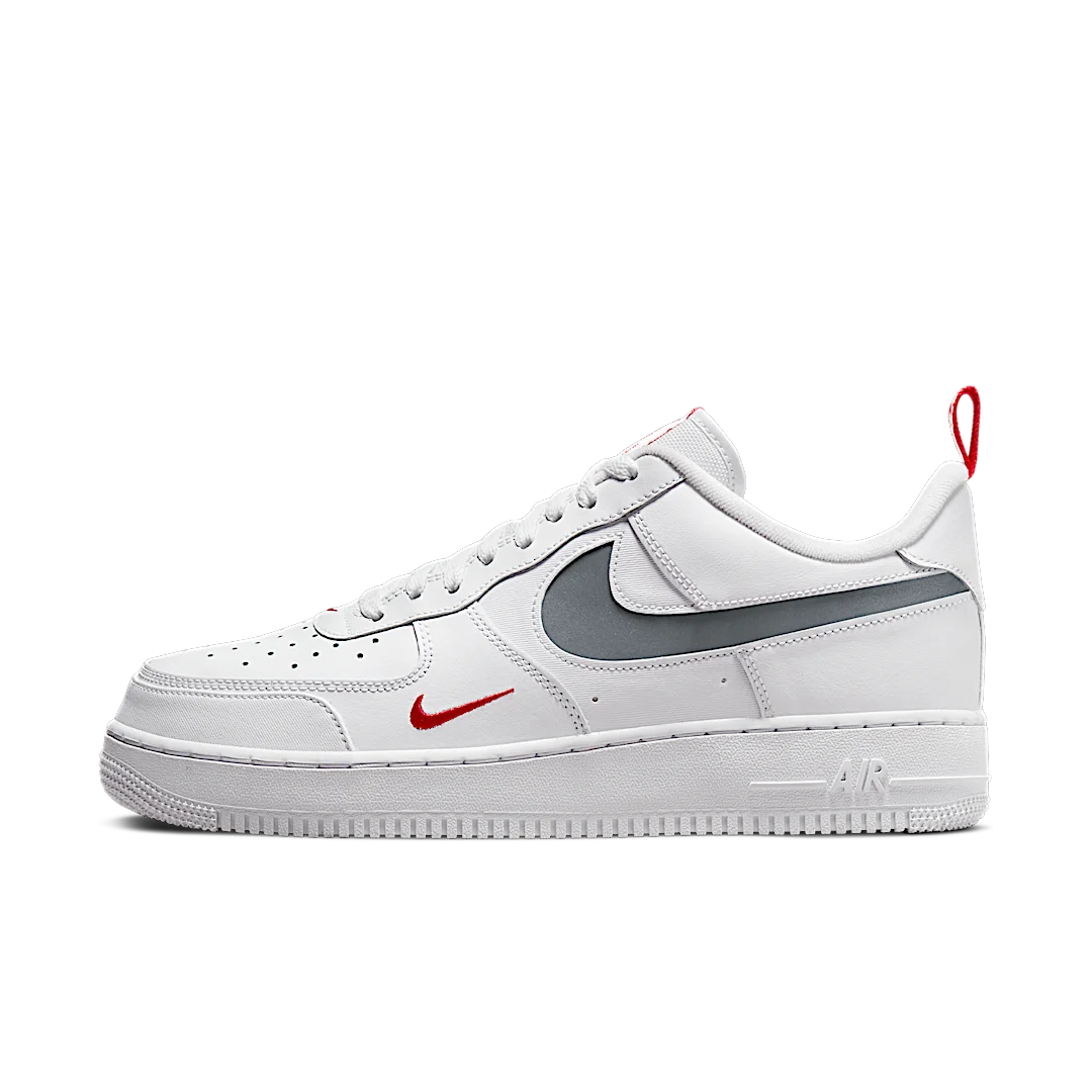 Overkicks - Nike Air Force 1 Low Reflective Swoosh White University Red (DO6709-100) - vista lateral