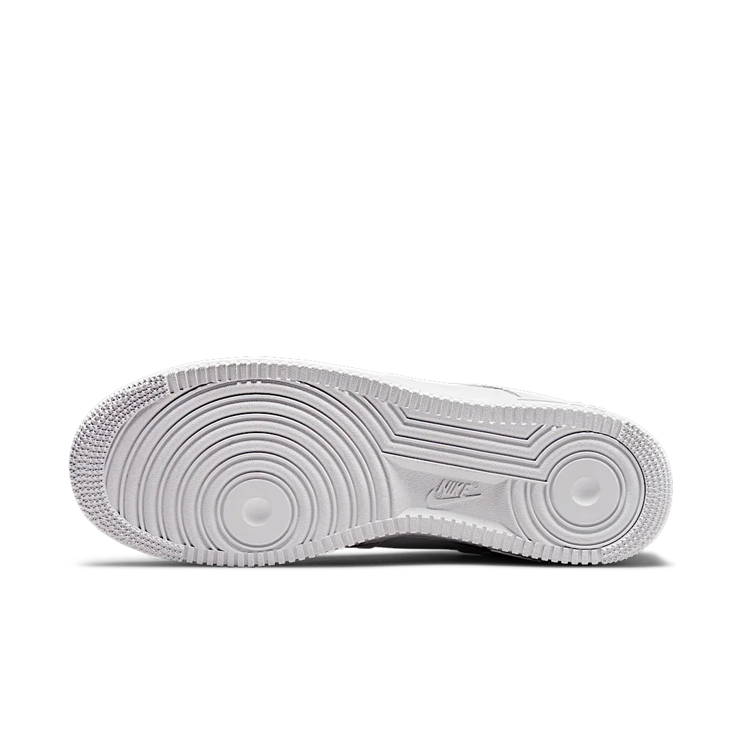 Overkicks - Nike Air Force 1 Low Reflective Swoosh White University Red (DO6709-100) - detalle suela