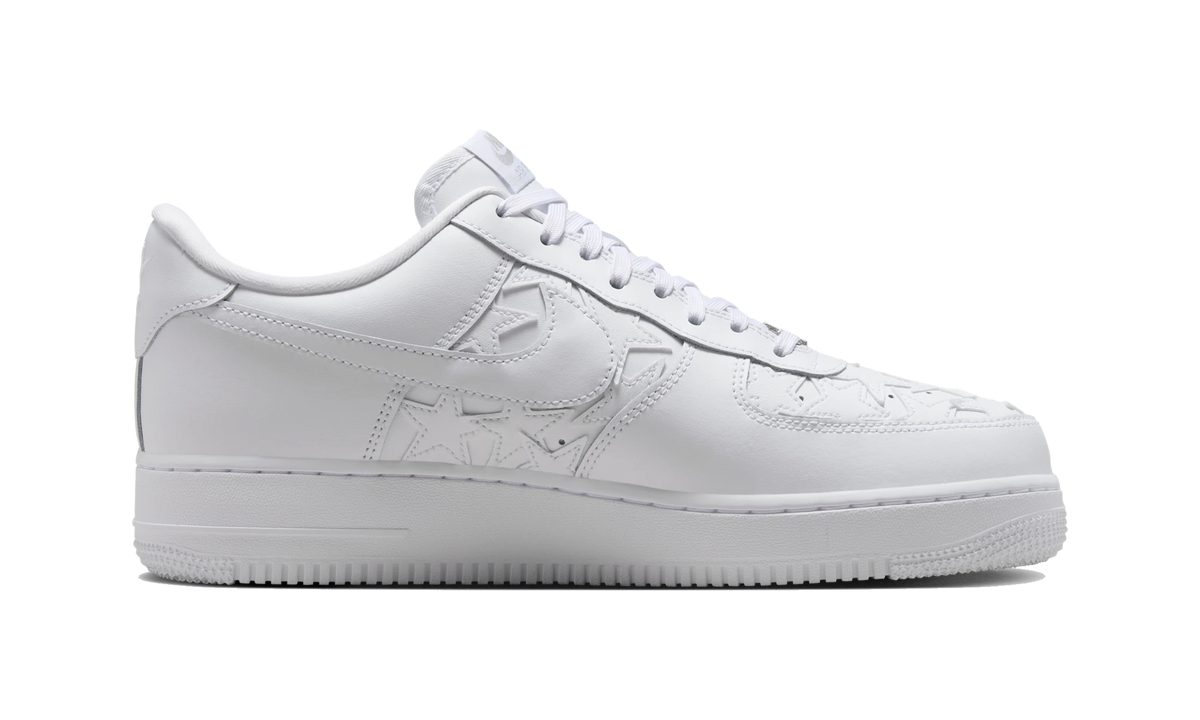 Overkicks - Nike Air Force 1 Low Retro Triple White Stars (IM5750-100) - detalle suela