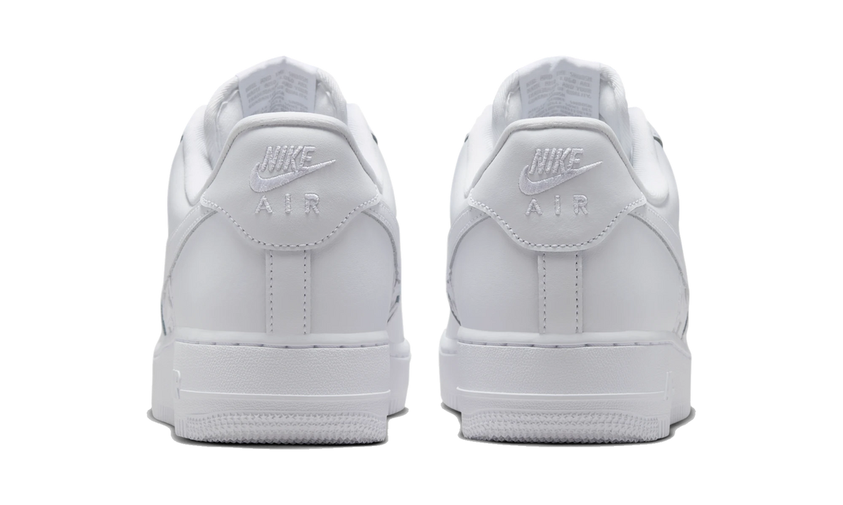 Overkicks - Nike Air Force 1 Low Retro Triple White Stars (IM5750-100) - detalle talón