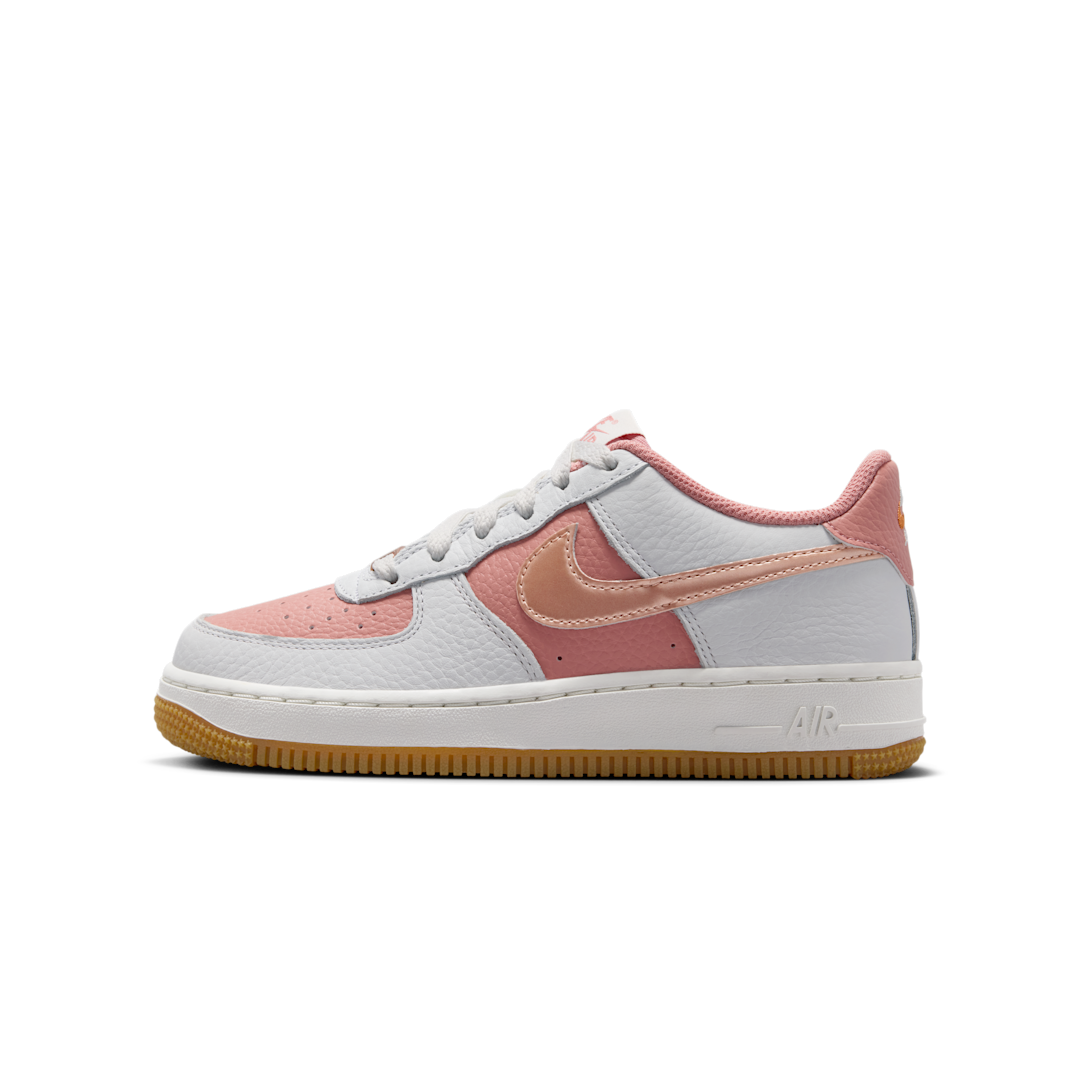 Overkicks - Nike Air Force 1 Low Rust Pink Metallic Red Bronze (GS) (IQ0213-685) - vista lateral